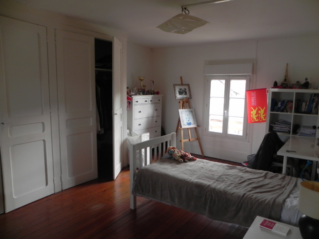 Maison T5 de 190 m² à Criquebeuf sur Seine avec jardin et cave Maison T5 de 190 m² à Criquebeuf sur Seine avec jardin et cave