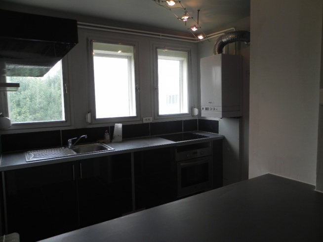 Bel appartement T3 Louviers avec balcon et place de parking (66m²) Bel appartement T3 Louviers avec balcon et place de parking (66m²)