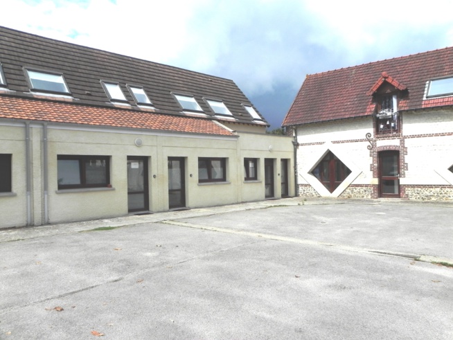 LOCAL COMMERCIAL LE VAUDREUIL 23.36 m² LOCAL COMMERCIAL LE VAUDREUIL 23.36 m²