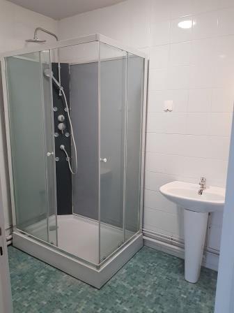 APPARTEMENT T2, balcon, cave et garage, 67 m², Louviers