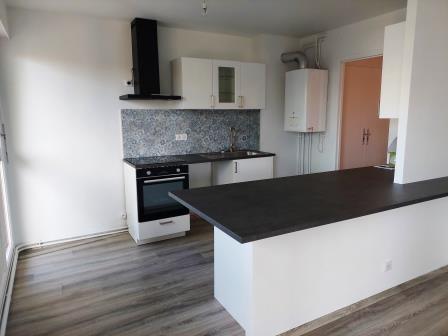 Appartement T3 de 80 m² avec balcon, cave et place de parking à LOUVIERS Appartement T3 de 80 m² avec balcon, cave et place de parking à LOUVIERS