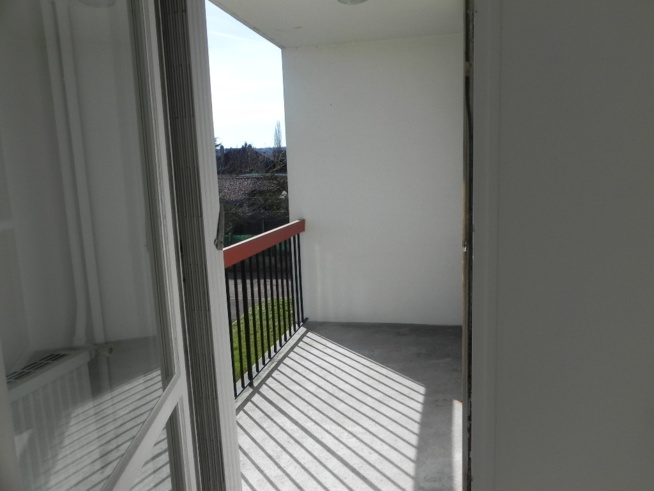 Appartement T4 de 75 m² avec balcon et cave à LOUVIERS