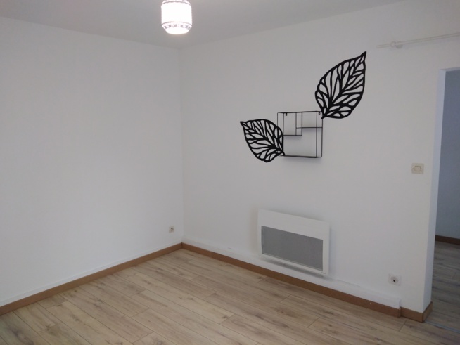 Appartement T1 avec cave Louviers (25 m²) Appartement T1 avec cave Louviers (25 m²)