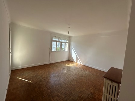 Appartement de type T3 de 79.29 m² avec balcon et cave Appartement de type T3 de 79.29 m² avec balcon et cave