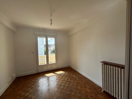 Appartement de type T3 de 79.29 m² avec balcon et cave Appartement de type T3 de 79.29 m² avec balcon et cave