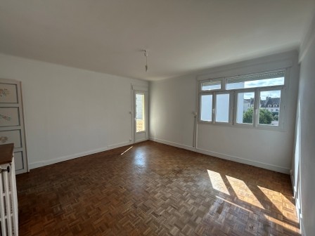 Appartement de type T3 de 79.29 m² avec balcon et cave Appartement de type T3 de 79.29 m² avec balcon et cave