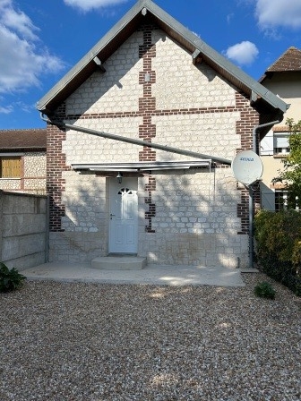 Maison T3 de 66.68m² avec cour et garage à Criquebeuf Sur Seine Maison T3 de 66.68m² avec cour et garage à Criquebeuf Sur Seine