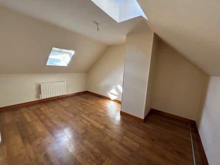 Maison T3 de 66.68m² avec cour et garage à Criquebeuf Sur Seine Maison T3 de 66.68m² avec cour et garage à Criquebeuf Sur Seine