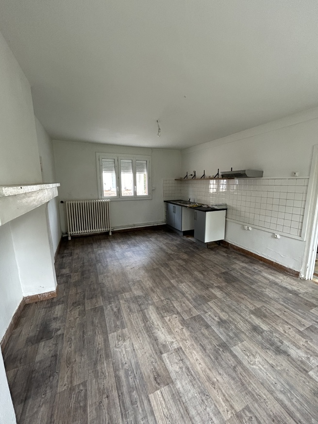 Belle maison T6 à la VAUDREUIL (110m²) avec jardin et dépendance