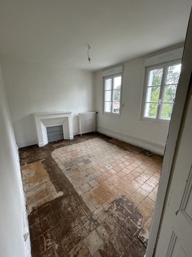 Belle maison T6 à la VAUDREUIL (110m²) avec jardin et dépendance