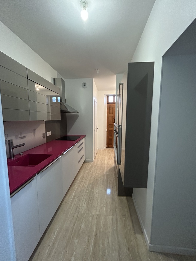 Maison T4 à Louviers (81m²) avec courette intérieure et sous sol Maison T4 à Louviers (81m²) avec courette intérieure et sous sol