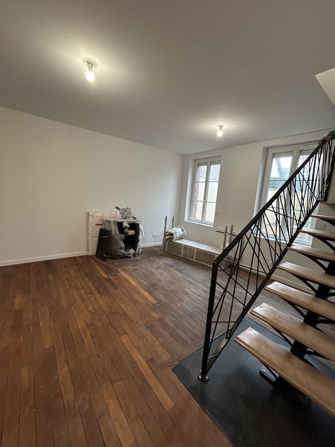 Maison T4 à Louviers (81m²) avec courette intérieure et sous sol