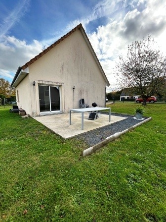 Belle maison T4 (90 m²) à Saint Etienne du Vauvray (27430) avec jardin, terrasse et garage