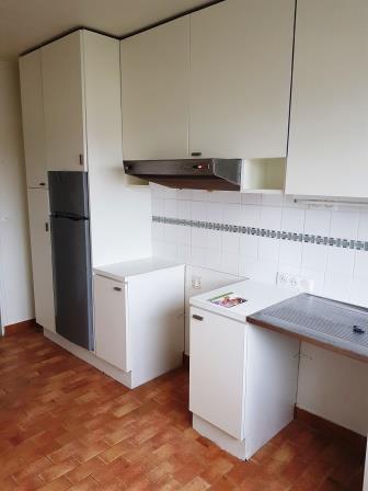 APPARTEMENT T2, balcon, cave et garage, 67 m², Louviers
