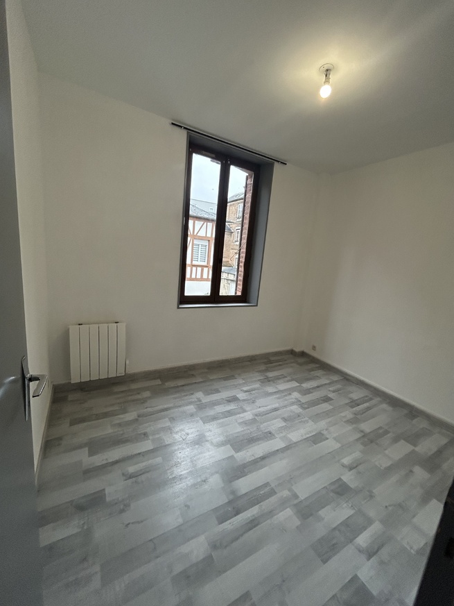 Appartement T2 avec cour commune Louviers (35m²) Appartement T2 avec cour commune Louviers (35m²)