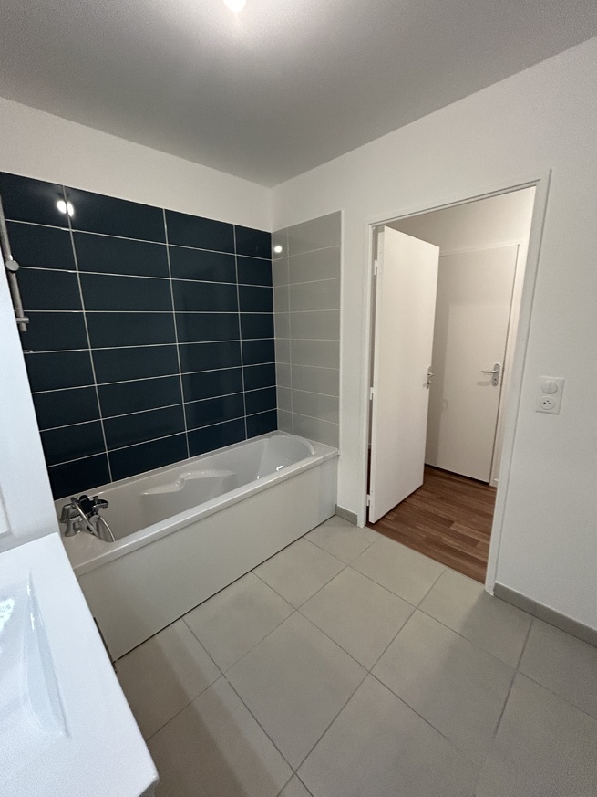 Appartement neuf T3 , Louviers (62.80²) avec place de parking et ascenseur Appartement neuf T3 , Louviers (62.80²) avec place de parking et ascenseur