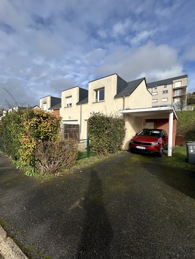 Maison T2 en duplex, (50m²) avec jardin et place de parking Maison T2 en duplex, (50m²) avec jardin et place de parking