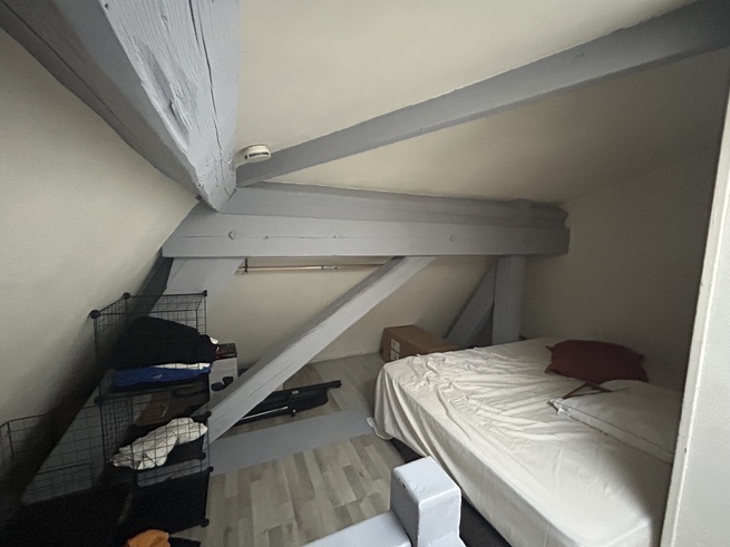 Appartement T2 de 19 m² à Louviers avec place de parking