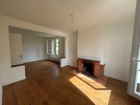 Belle maison T4 (109.70m² m²) à COURCELLES SUR SEINE (27940) avec jardin, garage et cave