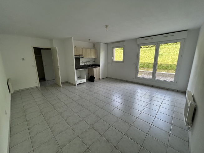 Appartement T1 de 37.41 m² avec terrasse et place de parking en sous sol