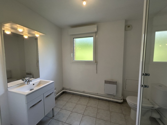 Appartement T1 de 37.41 m² avec terrasse et place de parking en sous sol