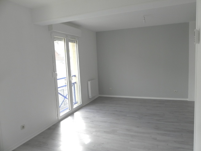 Appartement T3 de 65 m² avec place de parking privé centre ville de Louviers Appartement T3 de 65 m² avec place de parking privé centre ville de Louviers