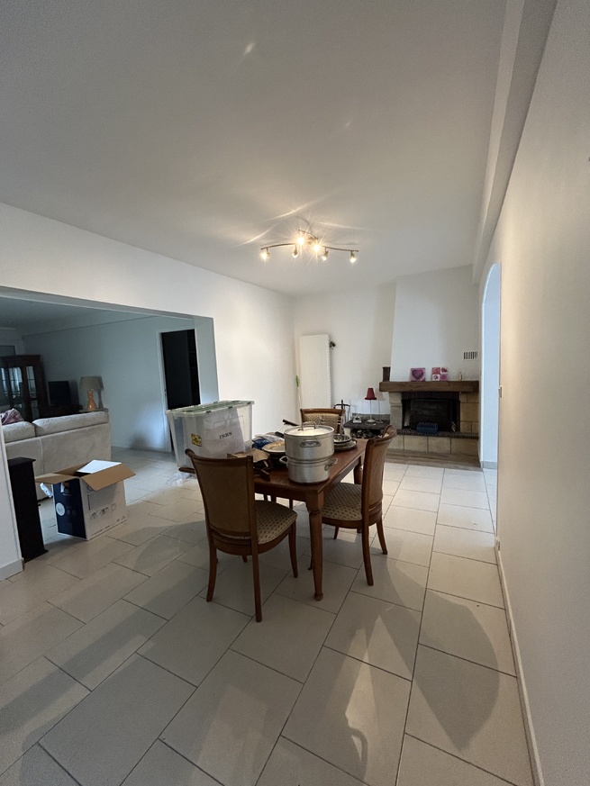Belle maison de ville (137m²) à LOUVIERS avec jardin, garage et cave Belle maison de ville (137m²) à LOUVIERS avec jardin, garage et cave