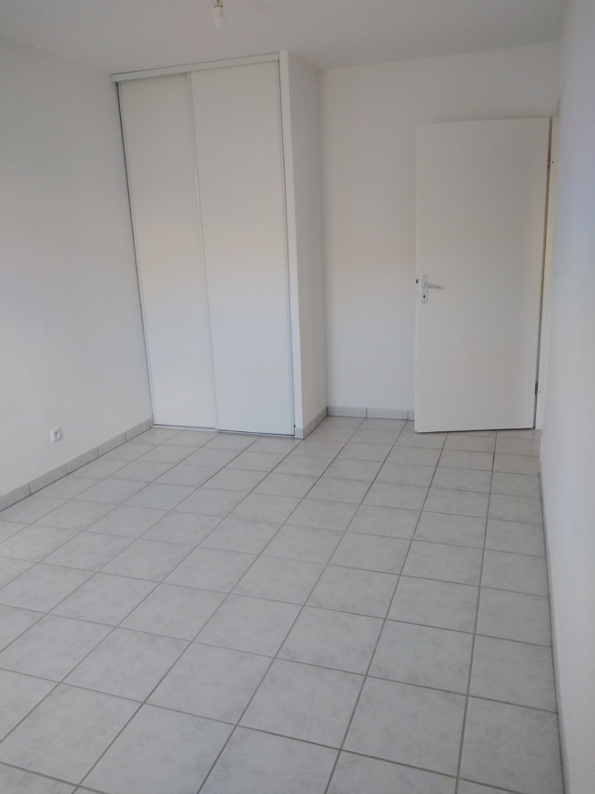 Appartement T2, Louviers (63.54m²) avec place de parking en sous sol Appartement T2, Louviers (63.54m²) avec place de parking en sous sol