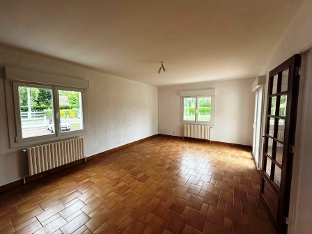 Belle maison T6 à Fontaine-Heudebourg (131.78m²) avec jardin, terrasse et sous sol complet