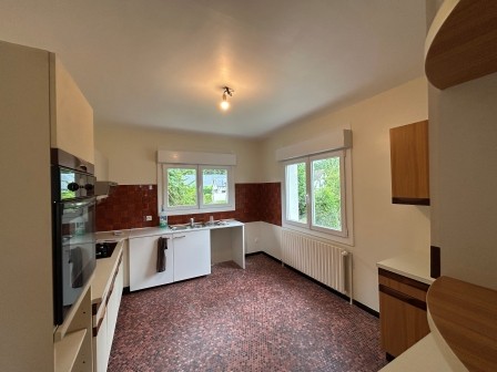 Belle maison T6 à Fontaine-Heudebourg (131.78m²) avec jardin, terrasse et sous sol complet