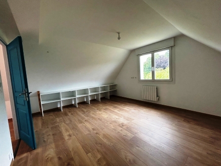 Belle maison T6 à Fontaine-Heudebourg (131.78m²) avec jardin, terrasse et sous sol complet