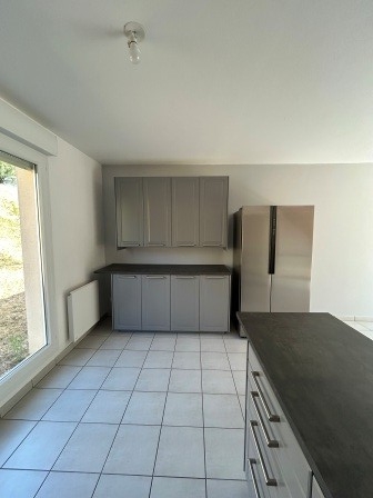 Maison T3 en duplex, (60m²) avec jardin et place de parking à Louviers