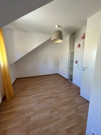 Maison T3 en duplex, (60m²) avec jardin et place de parking à Louviers