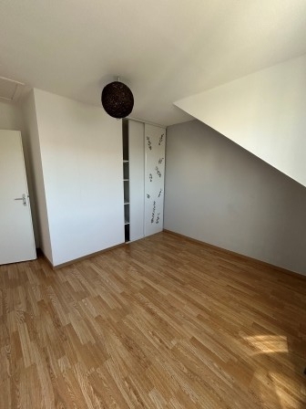 Maison T3 en duplex, (60m²) avec jardin et place de parking à Louviers