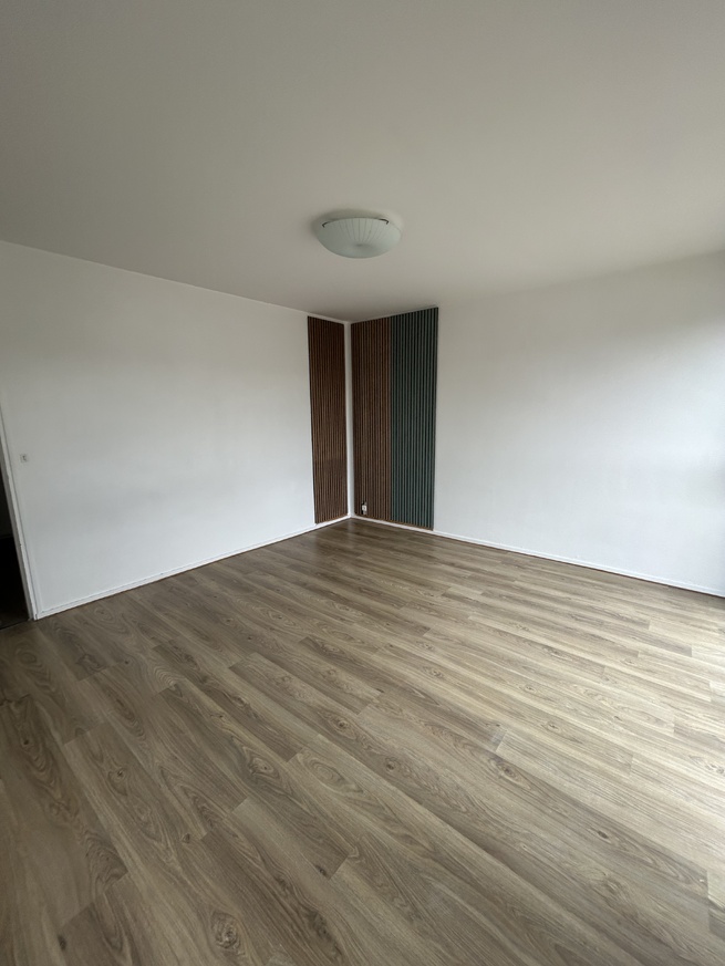 Appartement T4 de 75 m² avec balcon et cave à LOUVIERS
