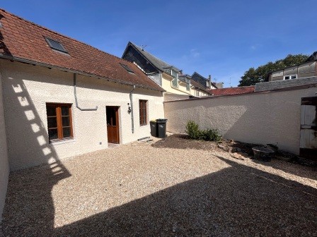 Maison T2BIS en duplex, (44m²) avec cour gravillonée à Louviers