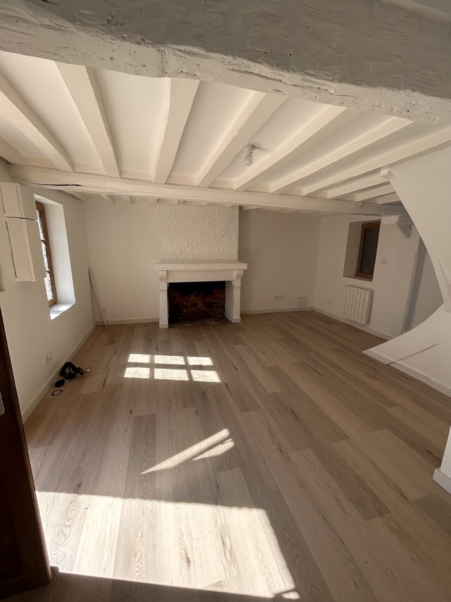 Maison T2BIS en duplex, (44m²) avec cour gravillonée à Louviers