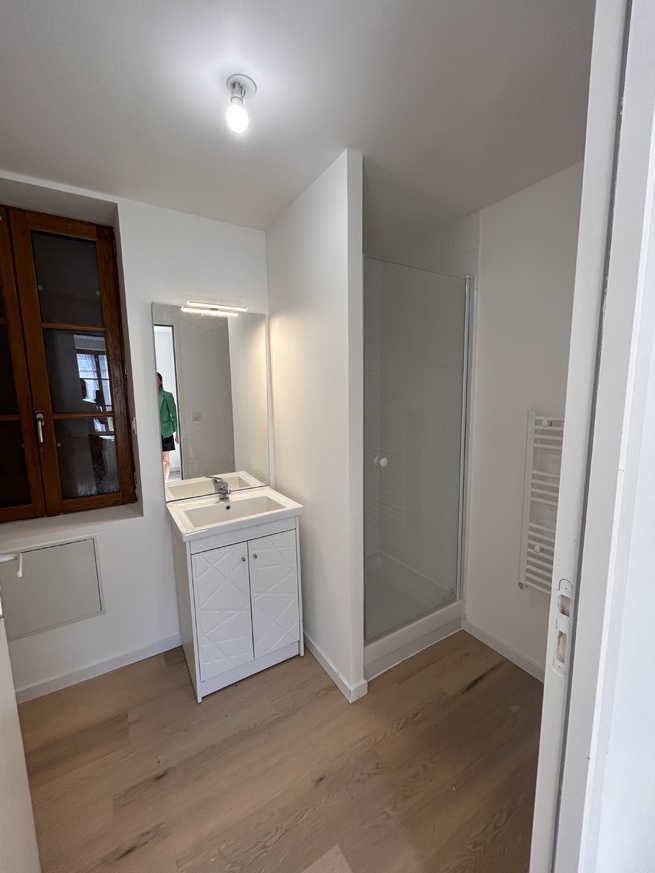 Maison T2BIS en duplex, (44m²) avec cour gravillonée à Louviers