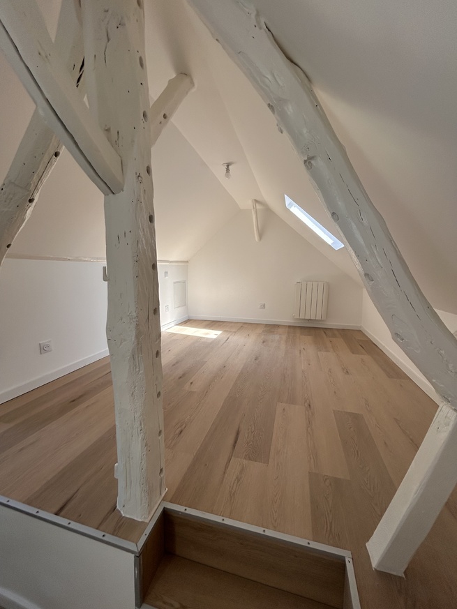 Maison T2BIS en duplex, (44m²) avec cour gravillonée à Louviers