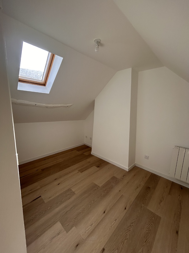 Maison T2BIS en duplex, (44m²) avec cour gravillonée à Louviers