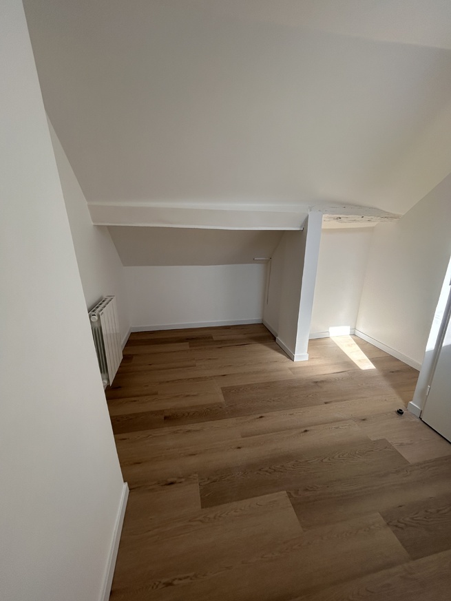 Maison T2BIS en duplex, (44m²) avec cour gravillonée à Louviers
