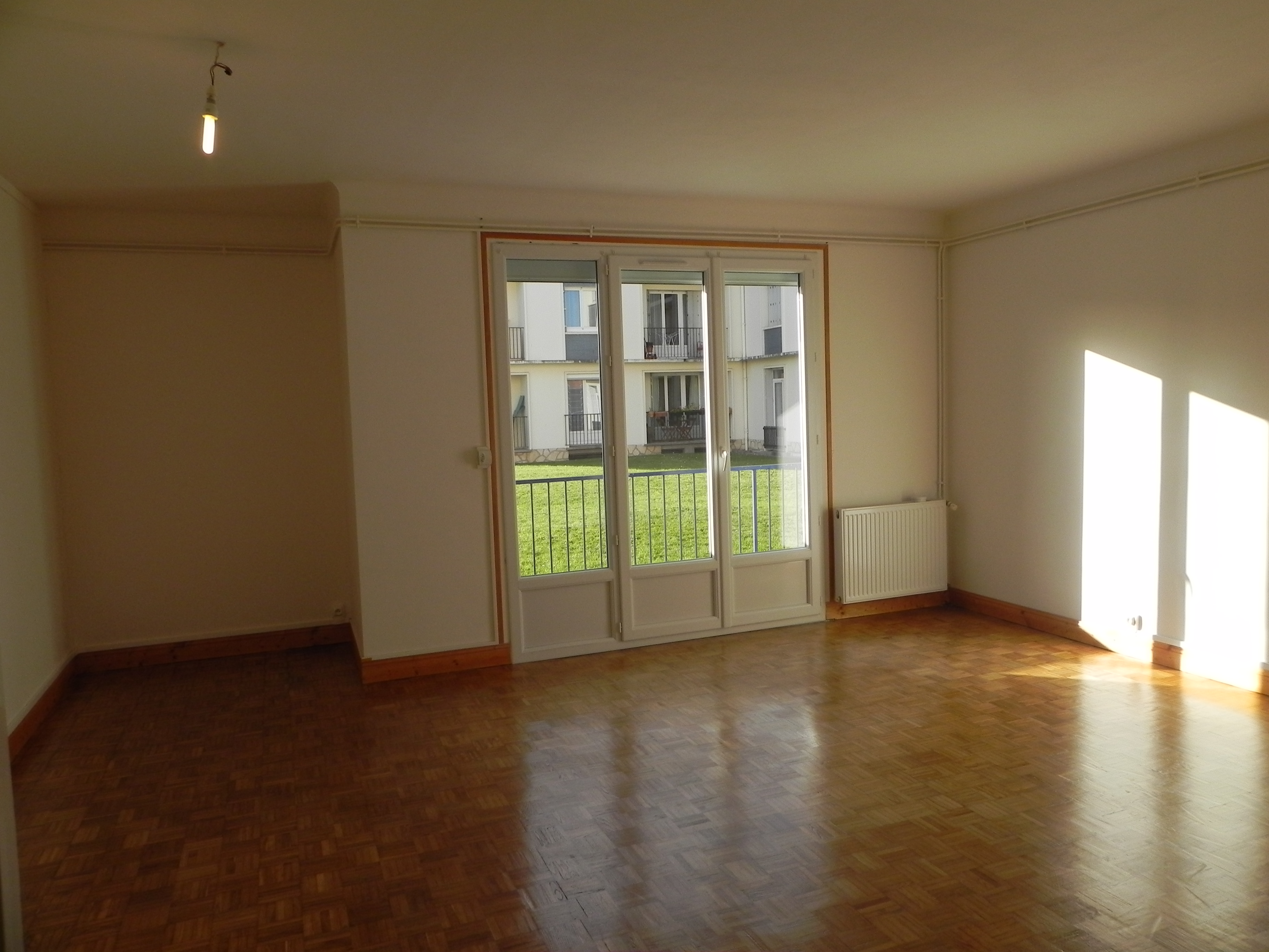Appartement T2, 66 m² avec balcon et garage à Louviers