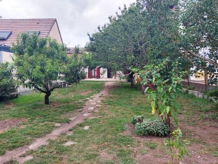 Maison T5 de 141 m² à LOUVIERS avec jardin, garage, cave et dépendance