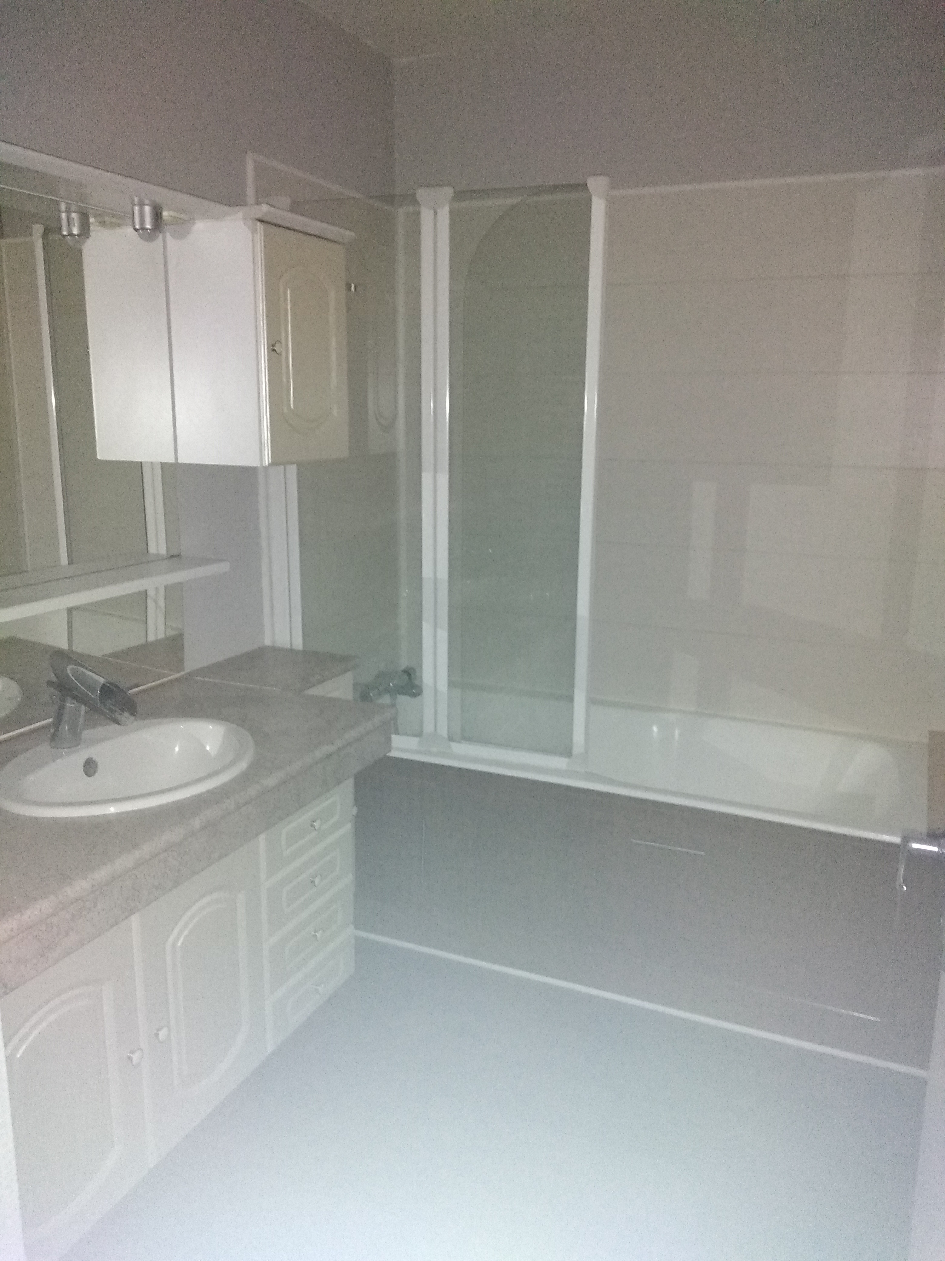 Appartement T3 de 65 m² avec balcon, cave et place de parking à LOUVIERS