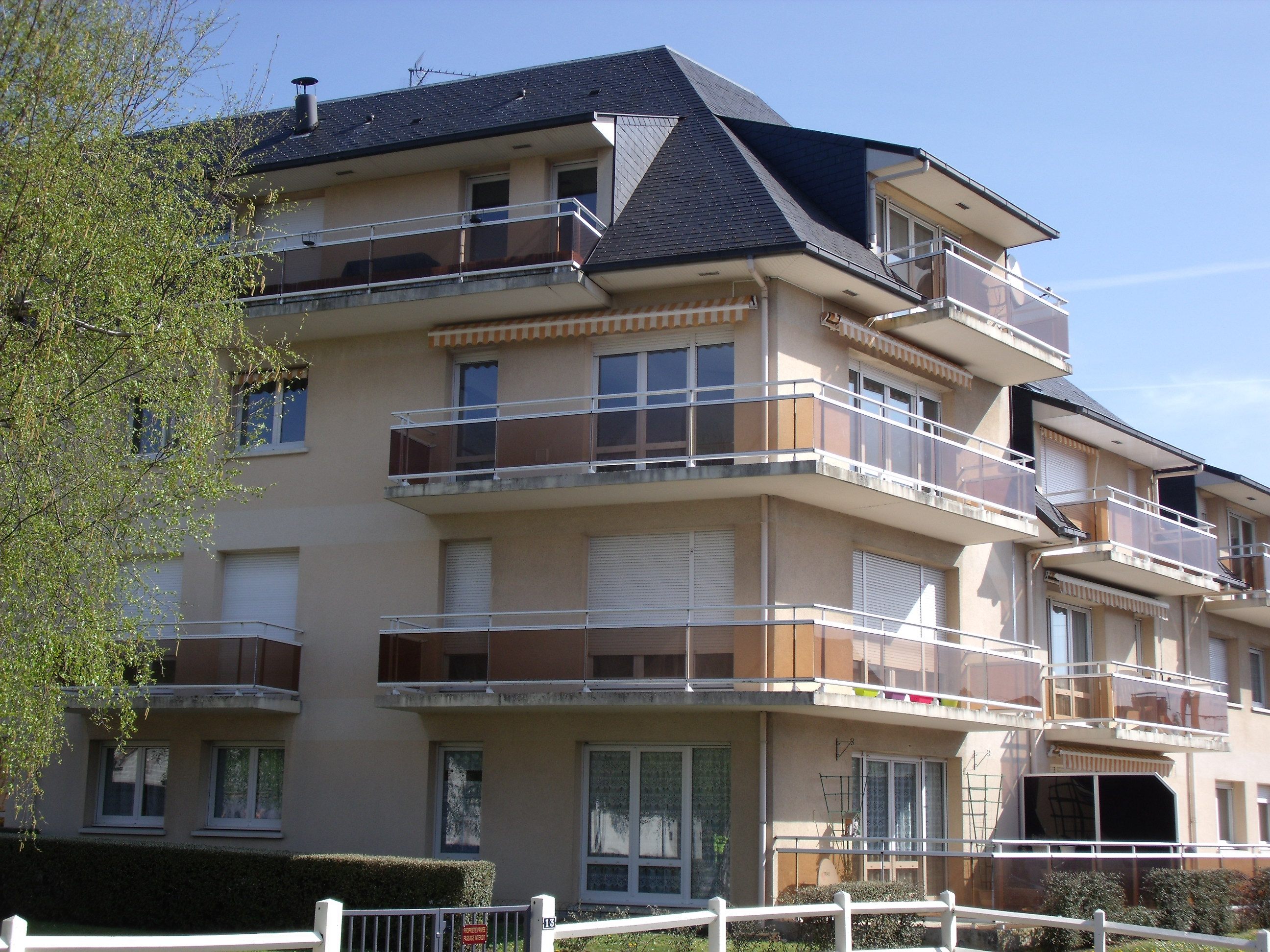 T2 50M² EN DUPLEX AVEC BALCON ET GARAGE EN SOUS SOL