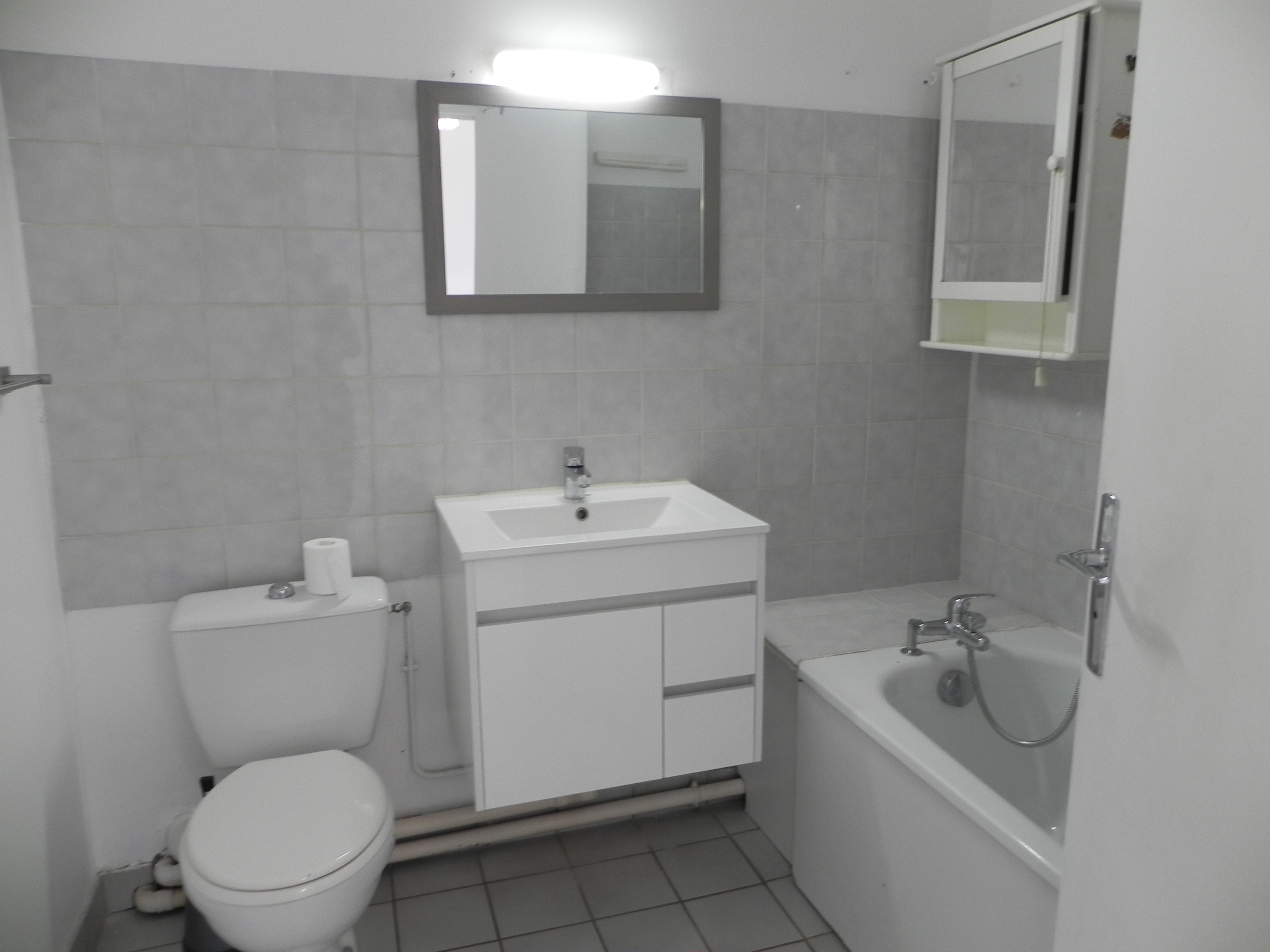 T2 50M² EN DUPLEX AVEC BALCON ET GARAGE EN SOUS SOL