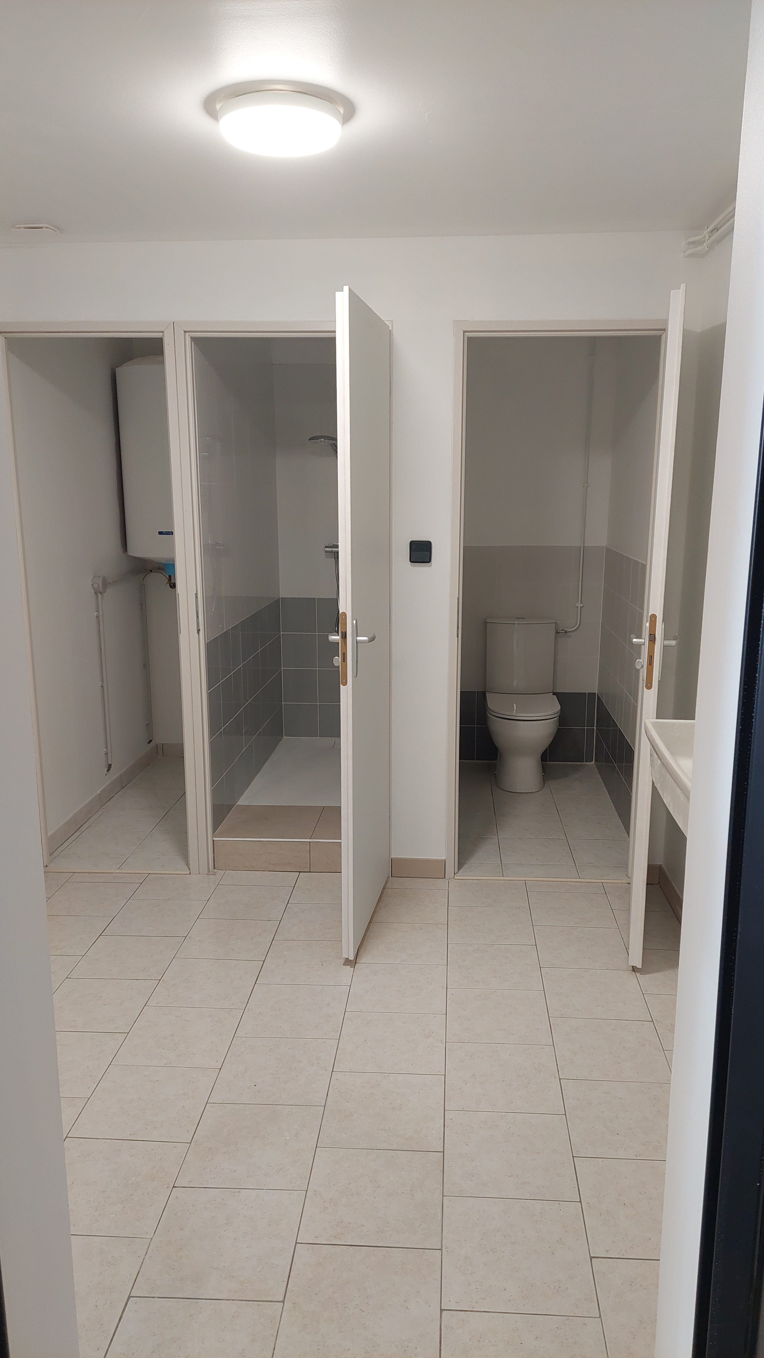 LOCAL COMMERCIAL CRIQUEBEUF LA CAMPAGNE(27110) de 167m²