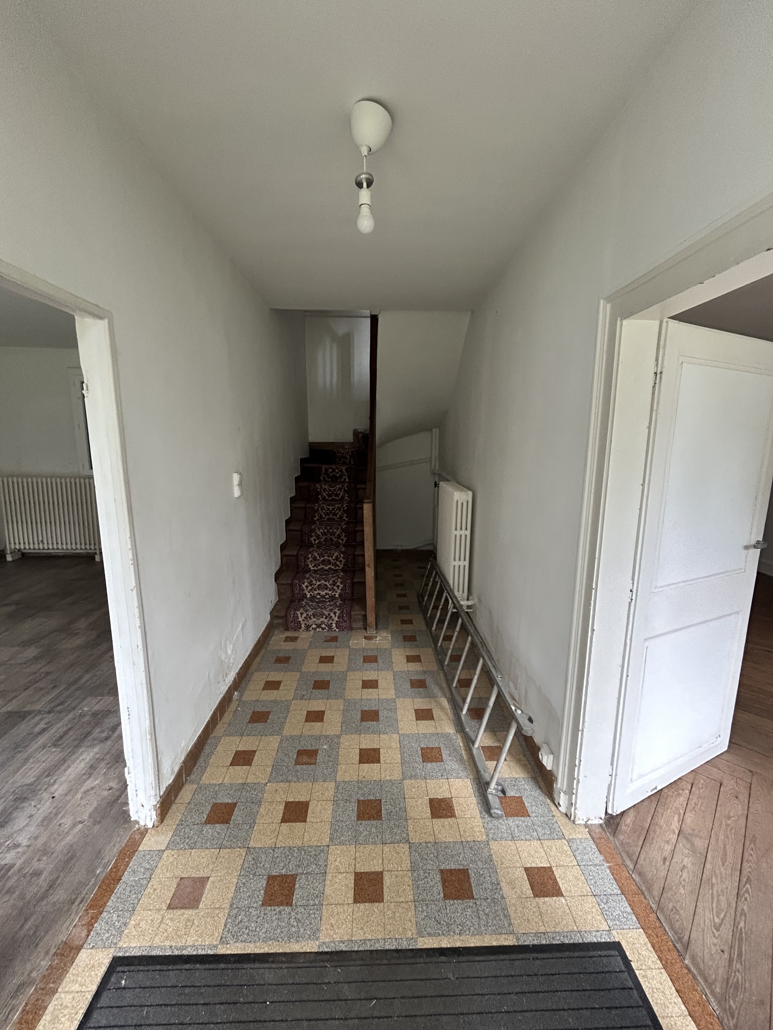 Belle maison T6 à la VAUDREUIL (110m²) avec jardin et dépendance