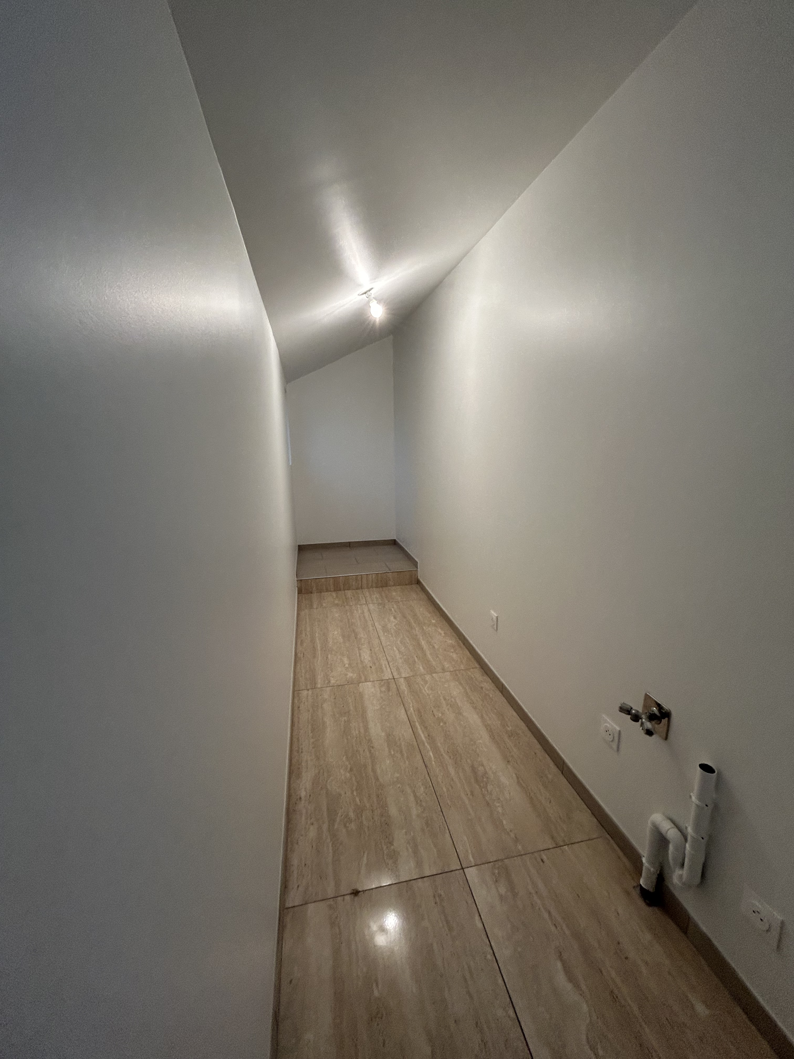 Maison T4 à Louviers (81m²) avec courette intérieure et sous sol