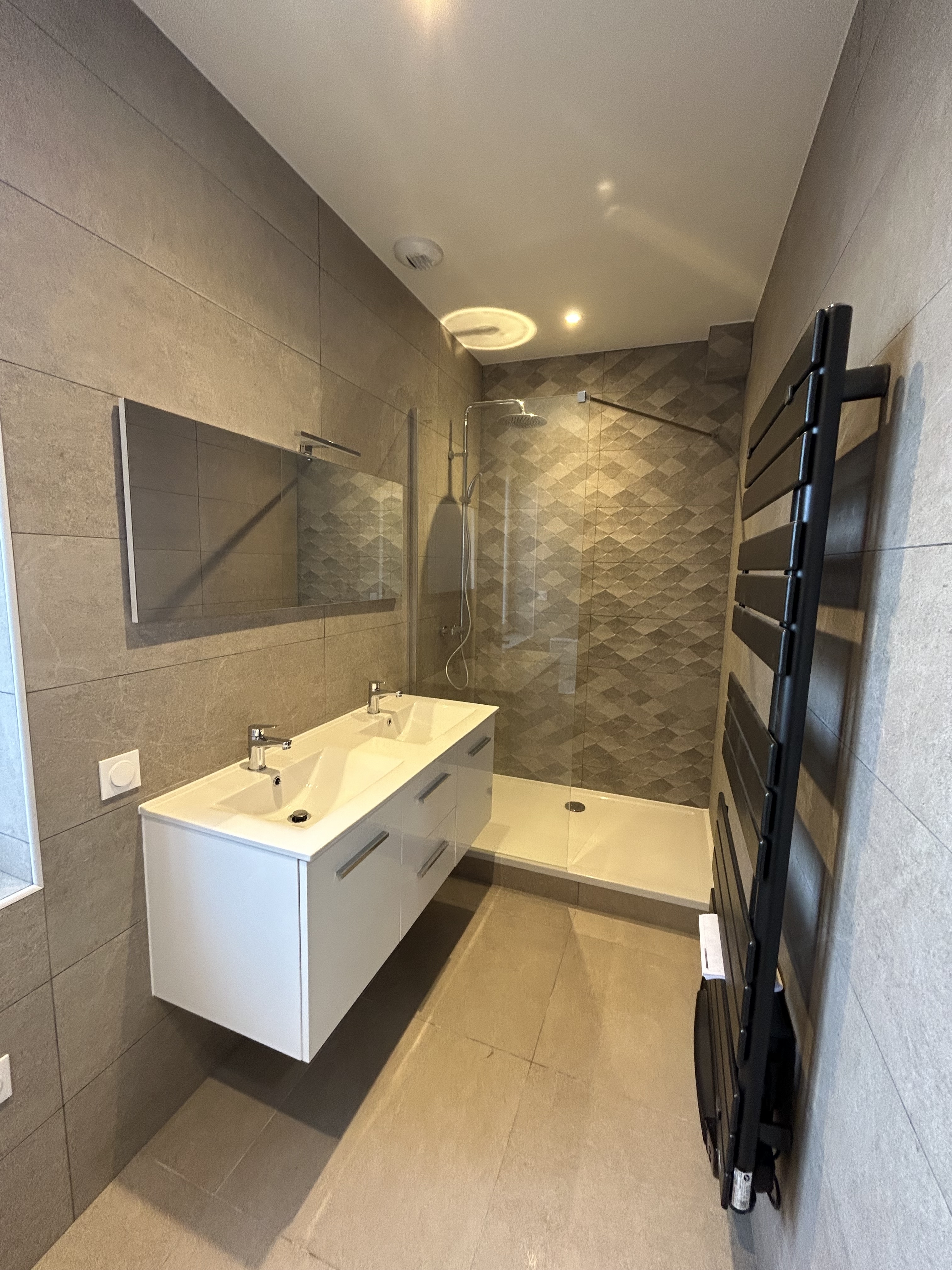 Maison T4 à Louviers (81m²) avec courette intérieure et sous sol